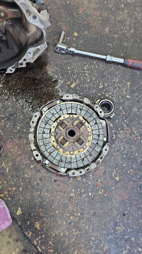 החלפת מצמד לטויוטה קורולה רובוטי (2) החלפת מצמד לטויוטה קורולה רובוטי