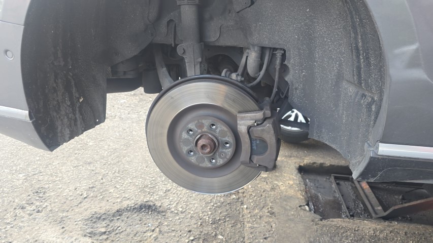 החלפת בלמים אחורי אודי החלפת בלמים אחורי אודי