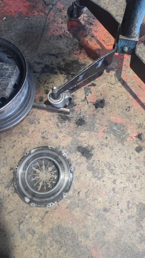 החלפת מצמד דציה דסטאר החלפת מצמד דציה דסטאר